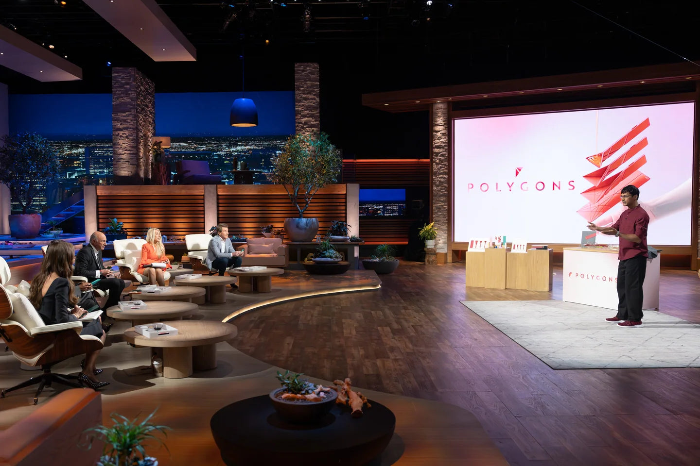 Polygons folding measuring spoons presented on Shark Tank